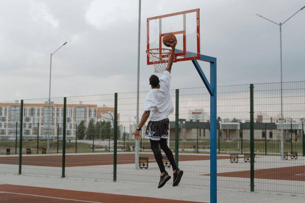 ilustrasi main basket (pexels.com/Tima Miroshnichenko)