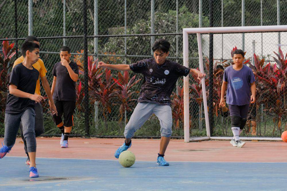 Ilustrasi bermain futsal (unsplash.com/attarezanaufal)