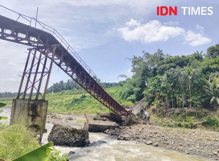 Jembatan Penghubung di Namorambe Putus, Mobil Angkut Minyak Terperosok