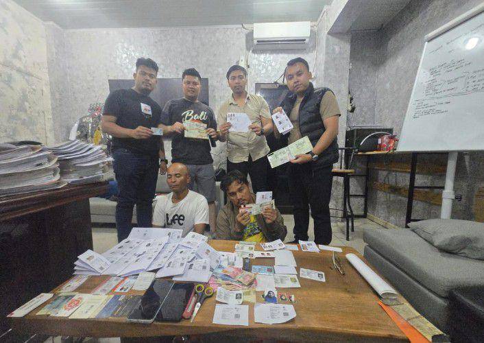 2 calo ditangkap polisi setelah buat SIM palsu (dok.Polrestabes Medan)