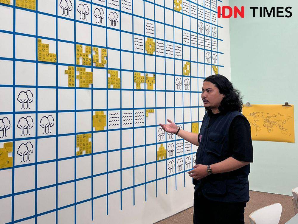 Preview Pointing to the Synchronous Windows dan GORENGAN Bureau pada Kamis (22/5/2025) di Museum MACAN, AKR Tower, Jakarta Barat (IDN Times/Nisa Zarawaki)