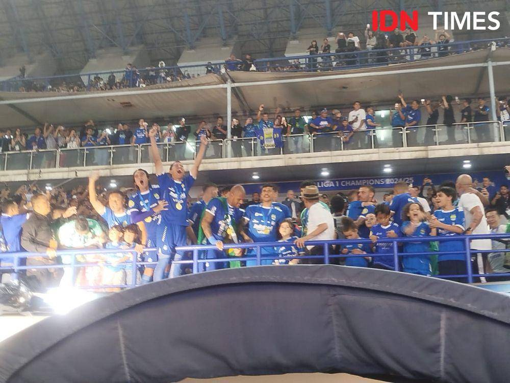 Potret perayaan gelar Liga 1 Persib di Stadion GBLA. (IDN Times/Sandy Firdaus)