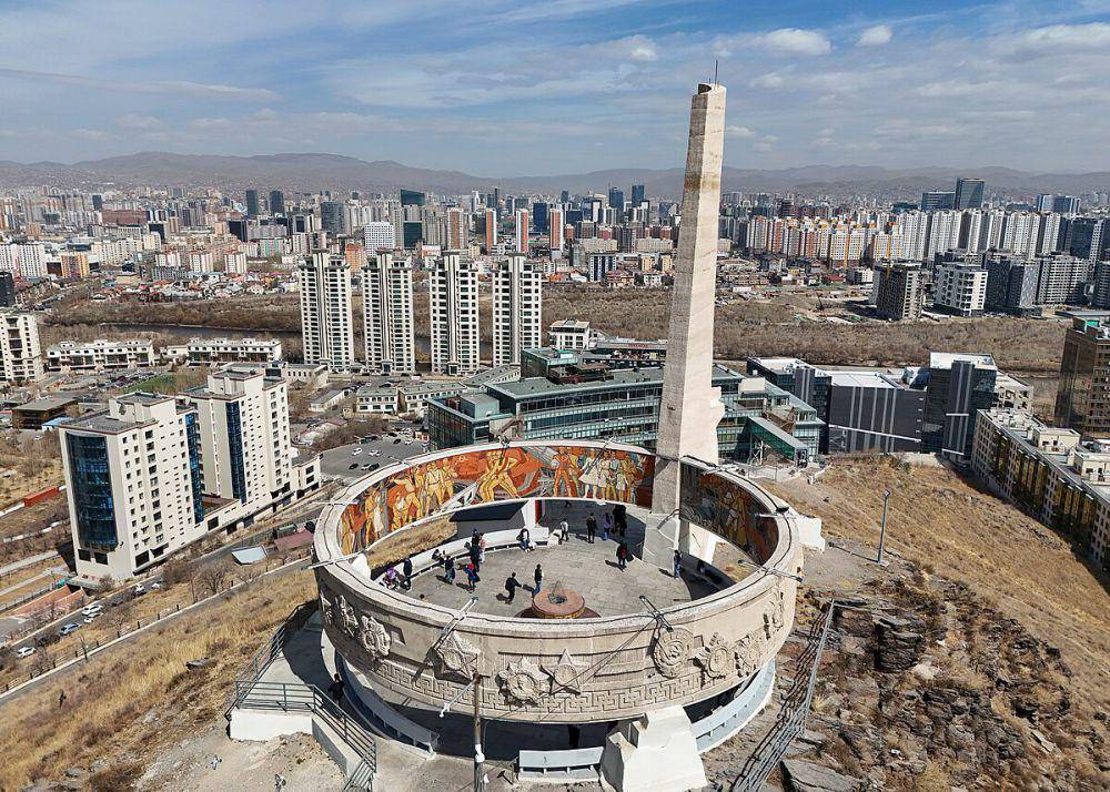 Memorial Zaisan jika dilihat dari udara. (commons.wikimedia.org/Quintin Soloviev)