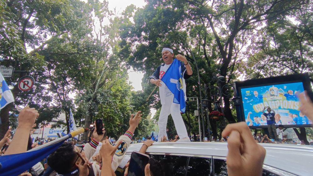 Dedi Mulyadi Siap Kirim Bobotoh Pencuri Rumput GBLA ke Barak Militer