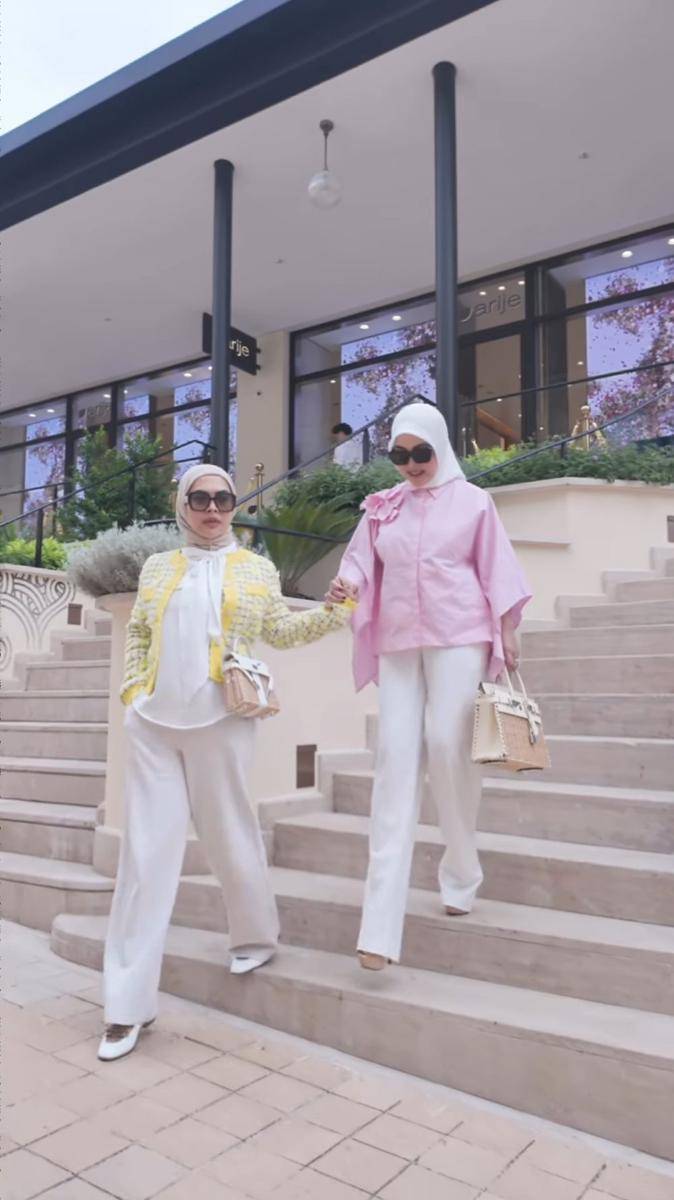 Syahrini liburan di Monako (instagram.com/princessyahrini)