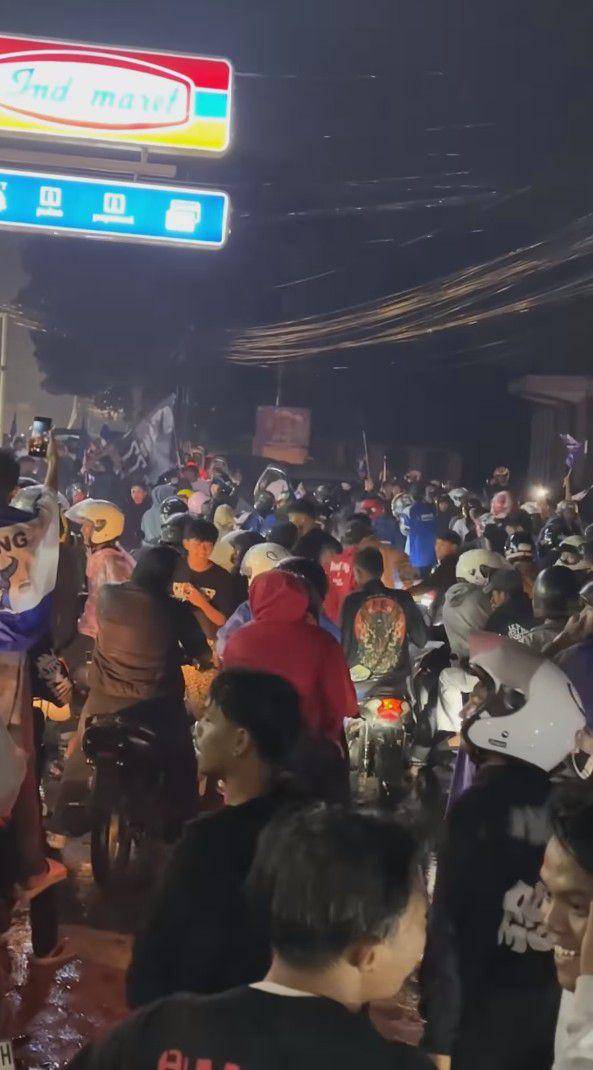Irfan Hakim ikut pawai juara Persib Bandung (instagram.com/irfanhakim75)