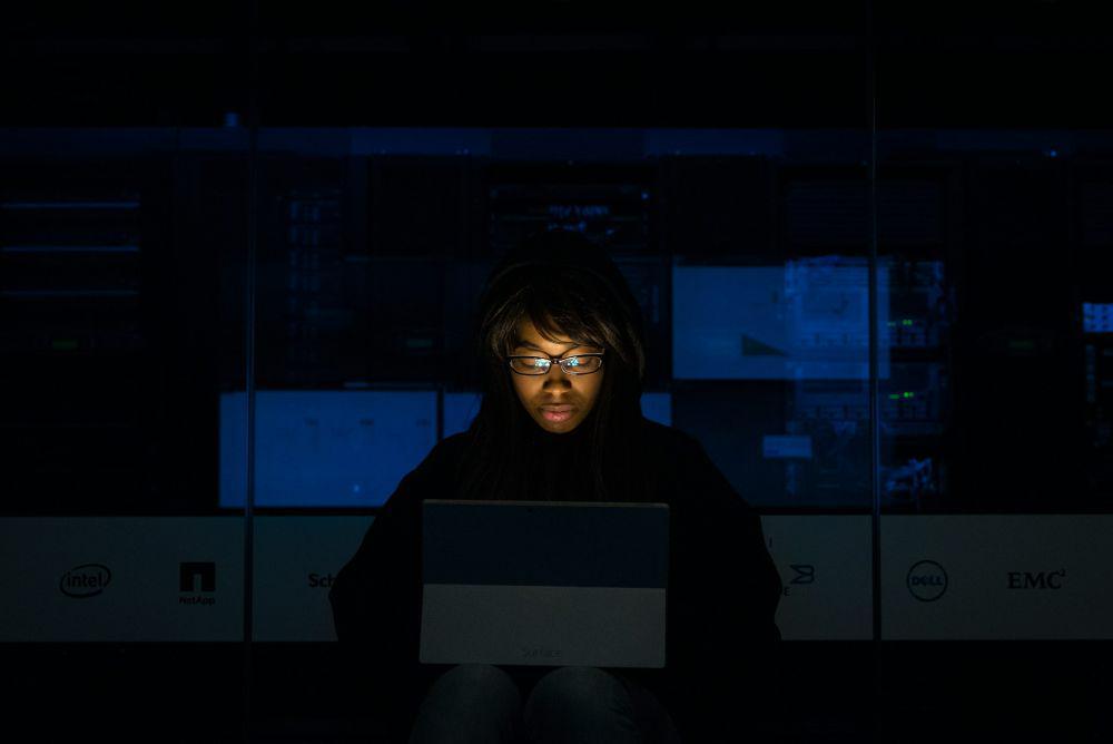 Etika dan Privasi OSINT: Jangan Asal Intip Data Orang