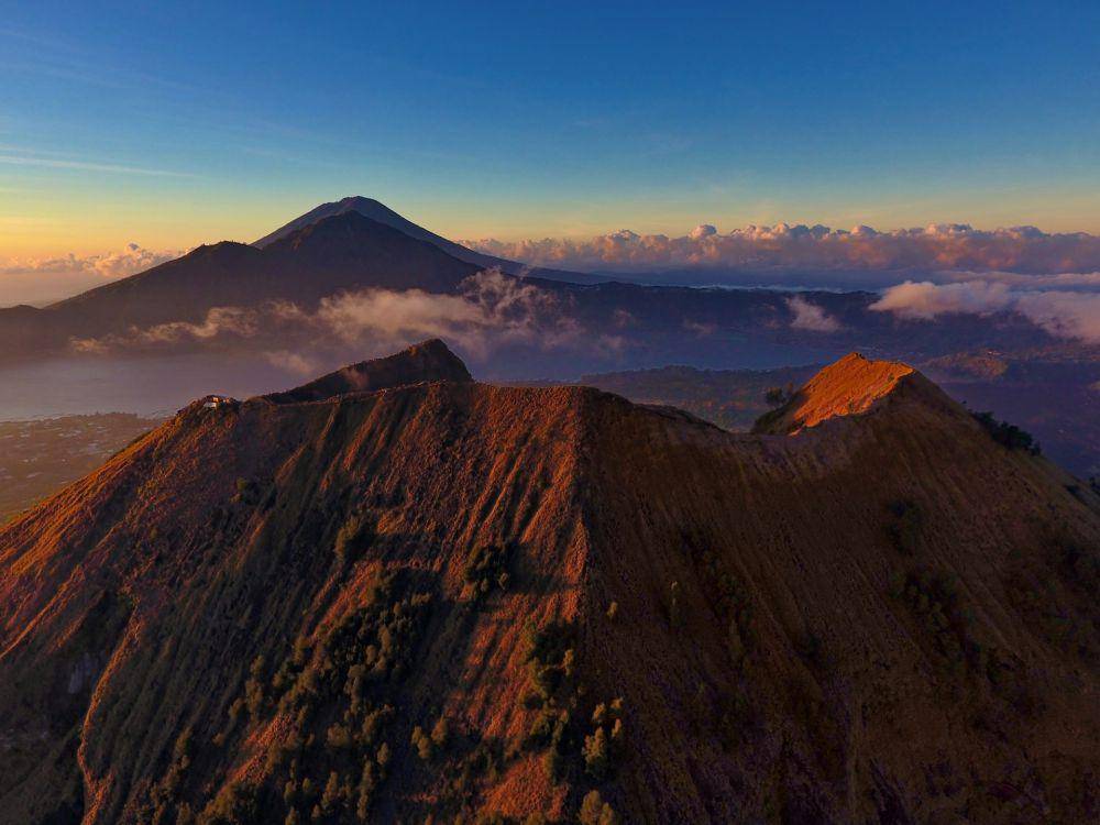 Geopark Batur (unsplash.com/Dan the Drone)