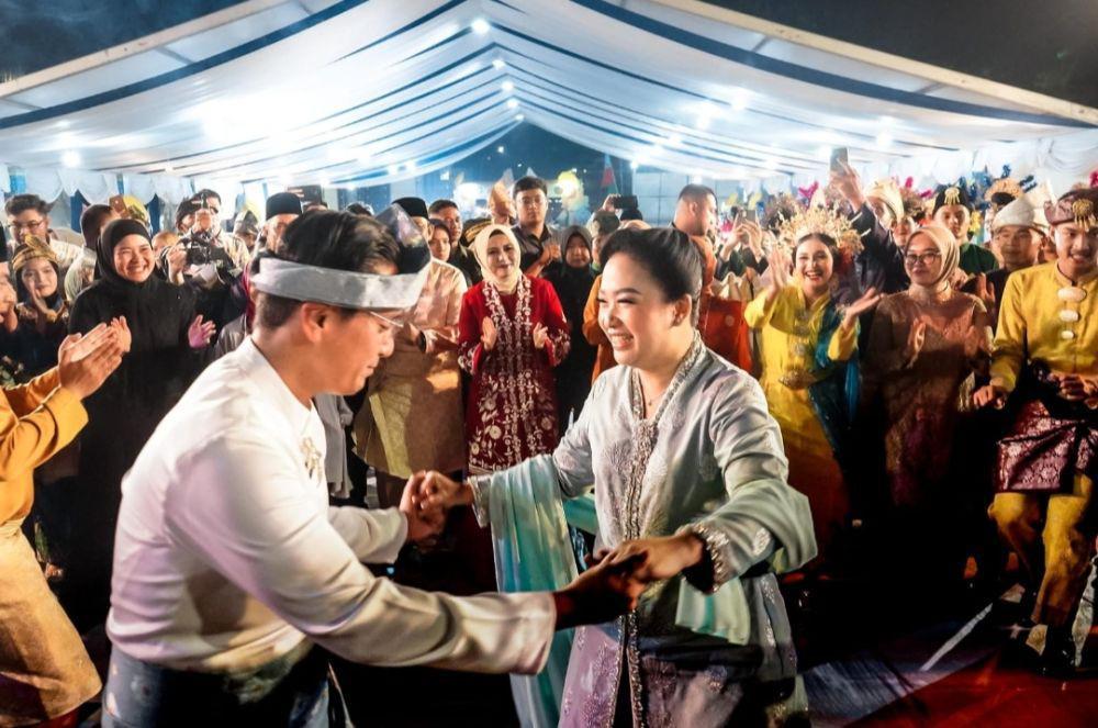 Gelar Melayu Serumpun Ditutup, Rico Goyang Melayu Bersama Istri