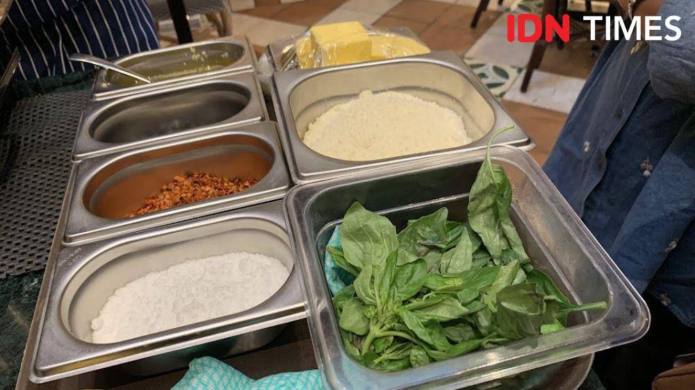 Potret bahan untuk membuat risotto di Osteria Gia Surabaya (IDN Times/Fasrinisyah Suryaningtyas)