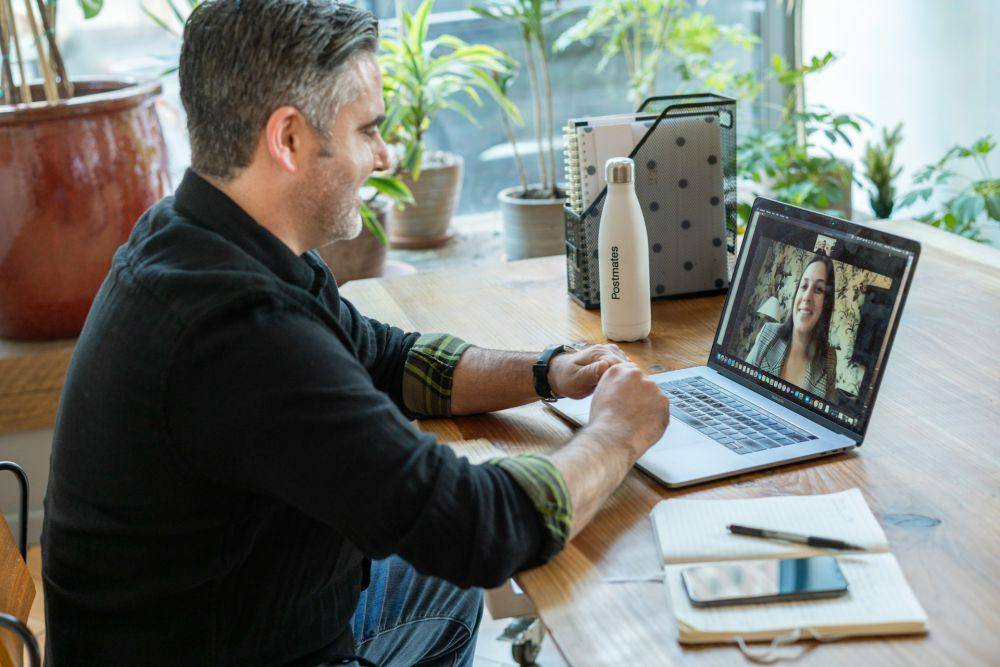 ilustrasi side hustle (unsplash.com/LinkedIn Sales Solutions)