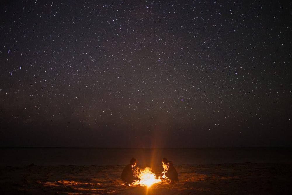 Ide aktivitas kencan di pantai (pexels.com/Rachel Claire)