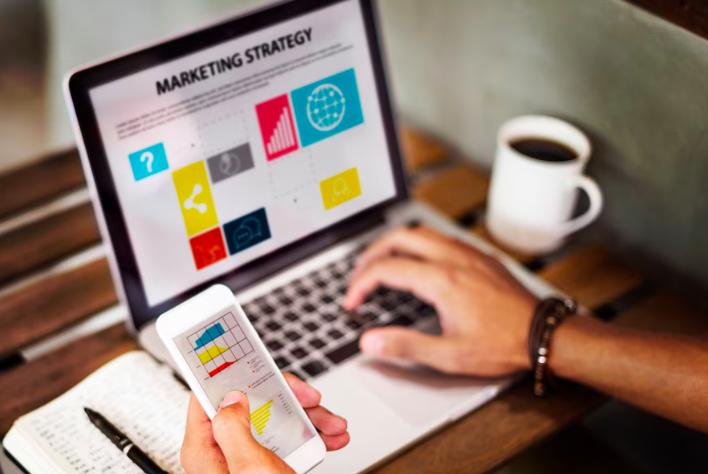 Ilustrasi membuat strategi marketing (freepik.com)