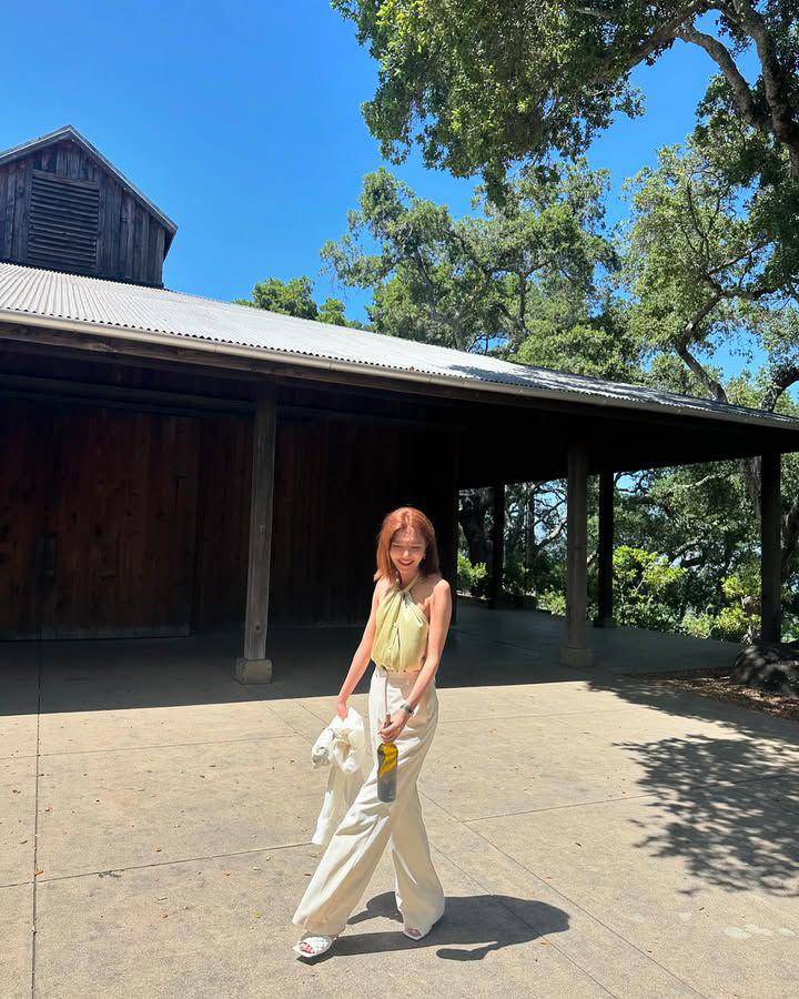 inspirasi OOTD pemeran Second Shot At Love (instagram.com/sooyoungchoi)