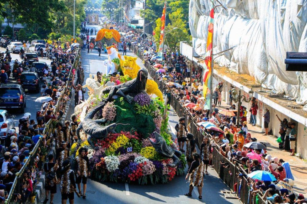 Parade Surabaya Vaganza 2025 