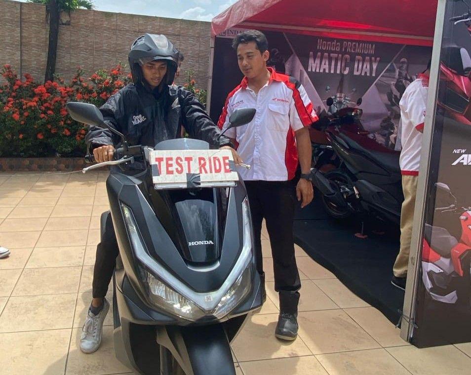 Honda Premium Matic Day, PCX Roadsync Jadi Primadona