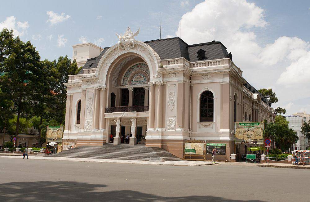 potret Saigon Opera House (commons.wikimedia.org/Ekrem Canli)