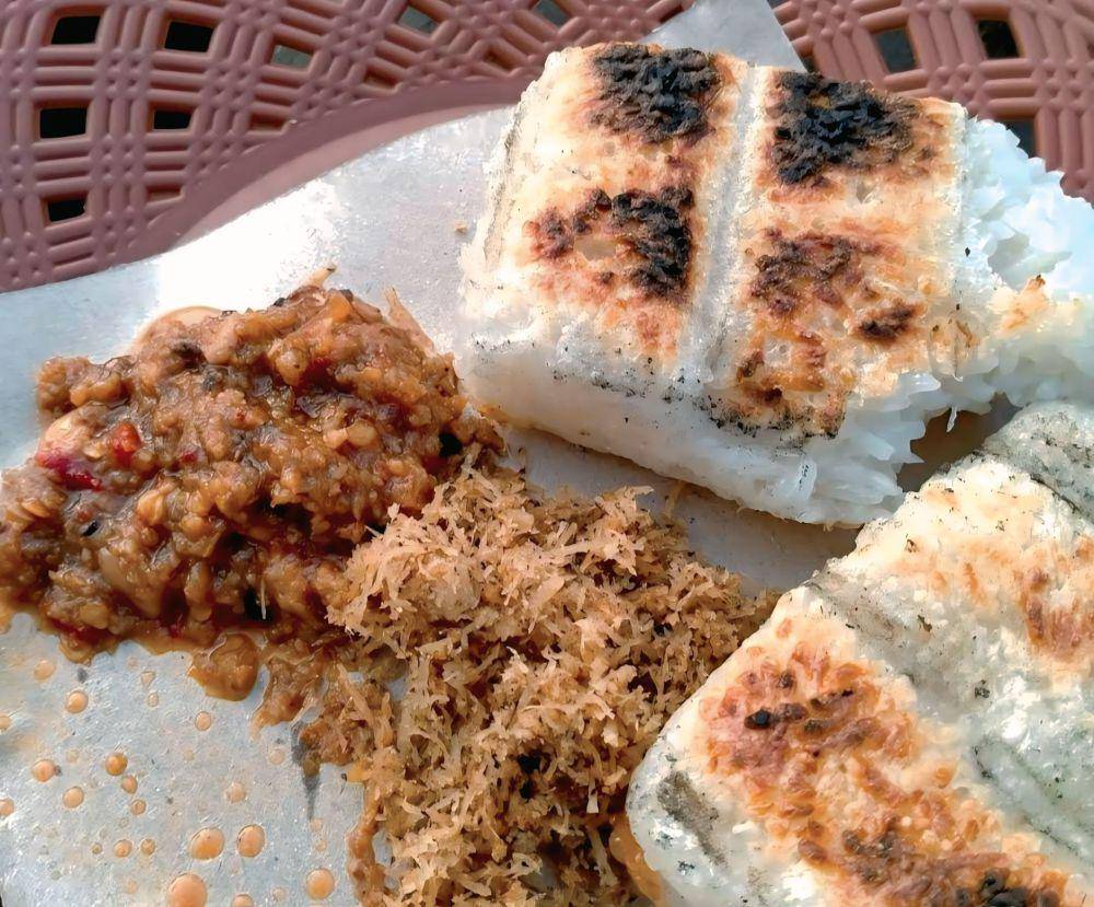 Ketan Bakar Pak Eman (google.com/maps/Erieka Evianty)