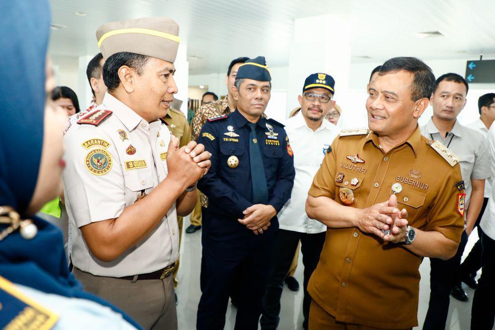 Gubernur Jateng Ahmad Luthfi memantau kondisi Bandara Ahmad Yani. (dok. Pemprov Jateng)
