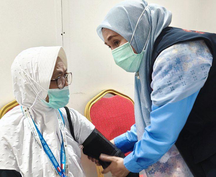 Cuaca Panas Ekstrem dan Berdebu, Jemaah Haji di Makkah Sakit Flu