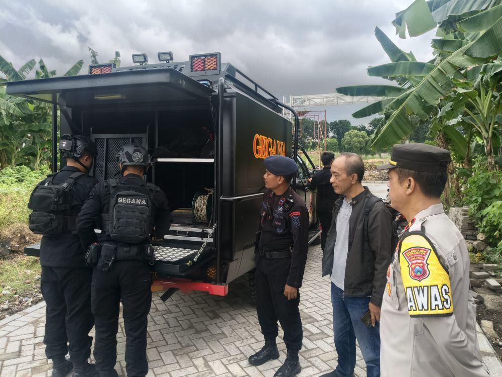 Warga Surabaya Temukan Mortir Aktif di Kebun Pisang