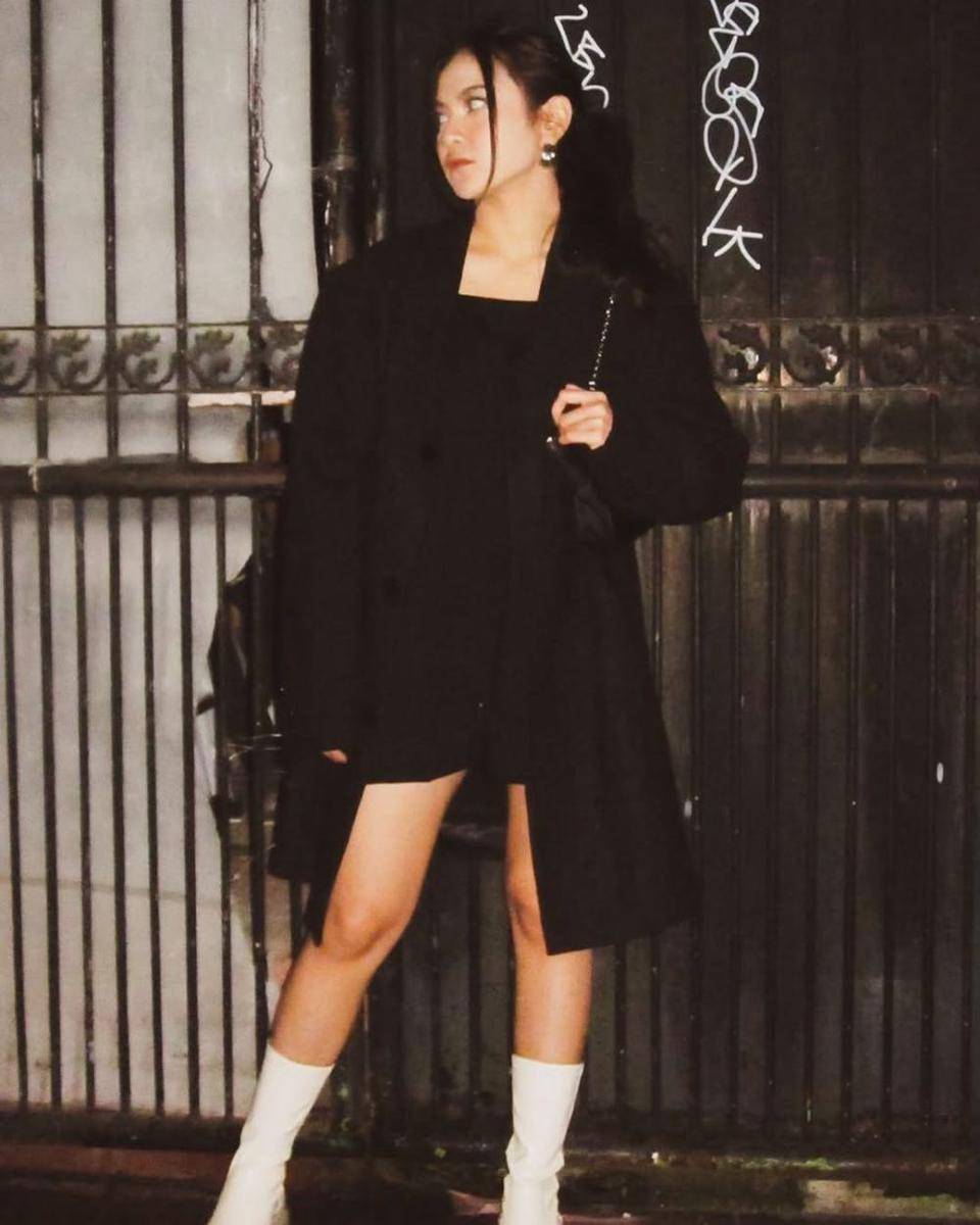 casual minimalist outfit ala Mahalini Raharja (instagram.com/mahaliniraharja)