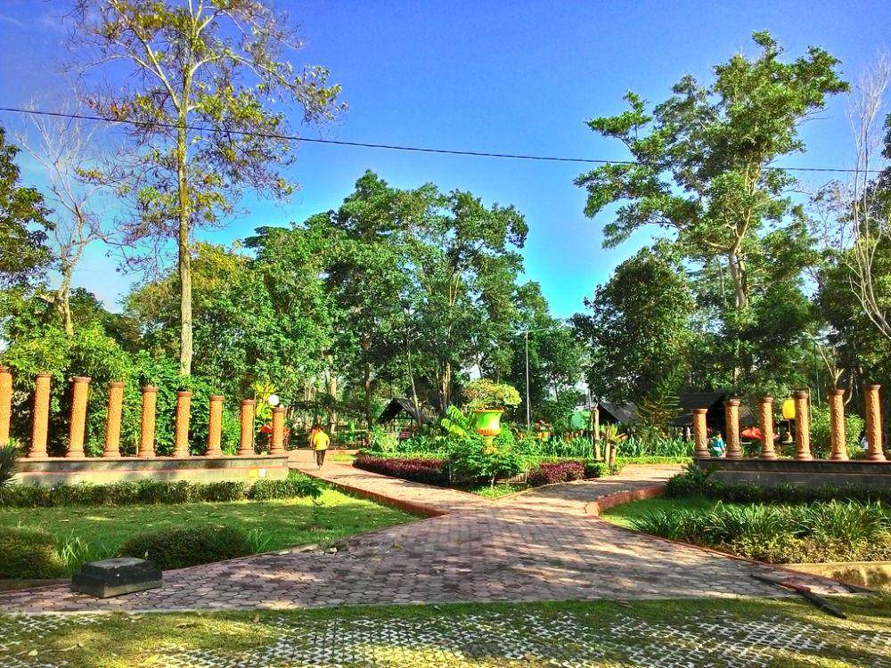 Pemkot Balikpapan menargetkan pembangunan satu taman kota di setiap kecamatan. (Dok.staticflickr.com)