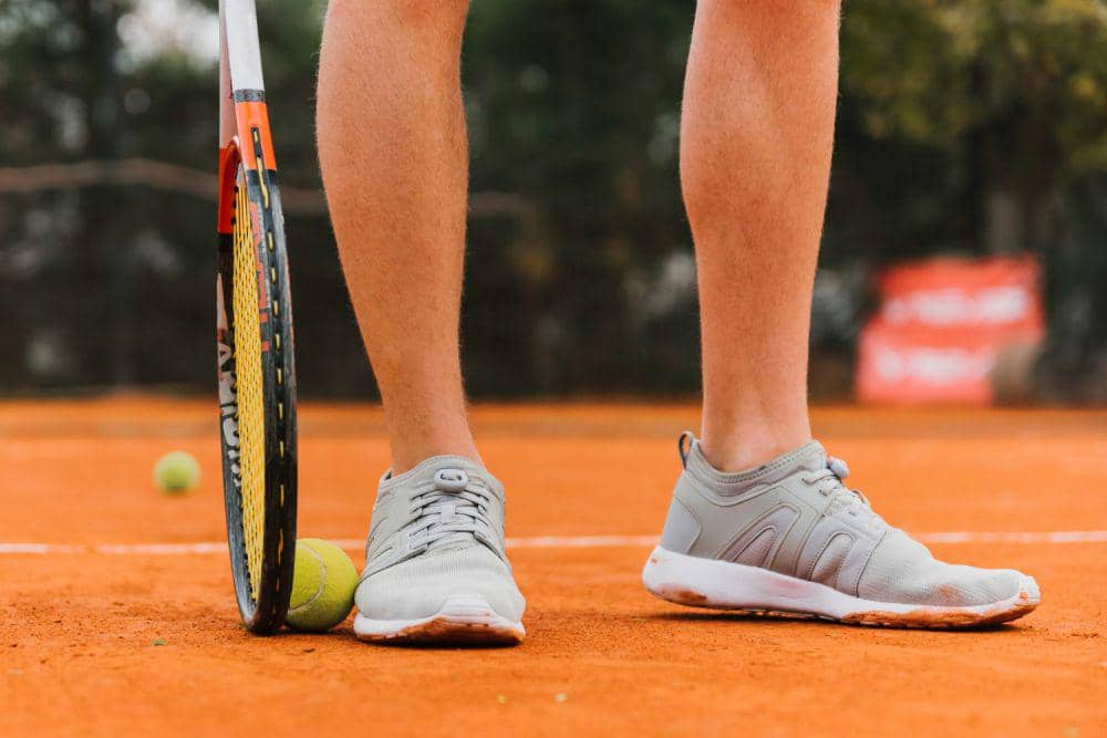 perbedaan sepatu pickleball dan tenis