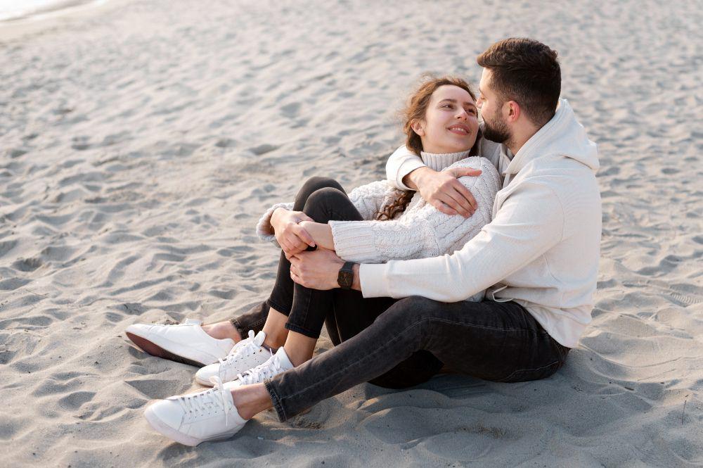 5 Alasan Physical Touch ala Drakor Bikin Hati Meleleh, Super Romantis