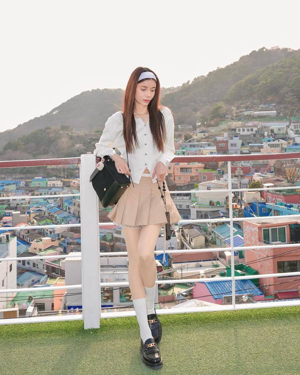casual teen style ala Sabrina Chairunnisa (instagram.com/sabrinachairunnisa_)