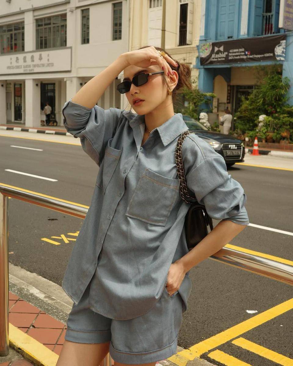 casual minimalist outfit ala Mahalini Raharja (instagram.com/mahaliniraharja)
