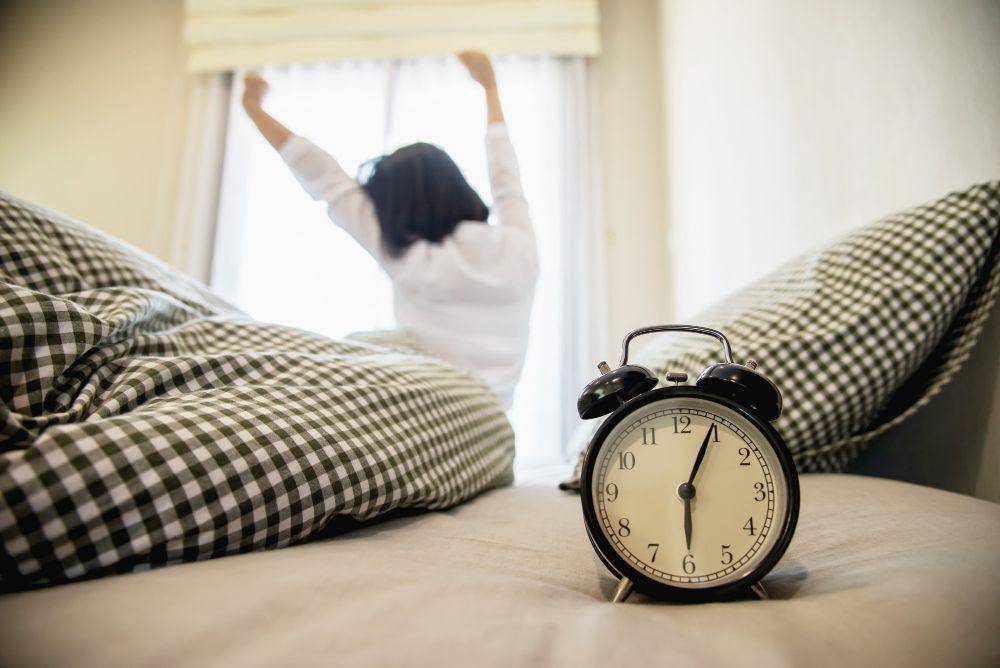 ilustrasi jam tidur (freepik.com/Jcomp)