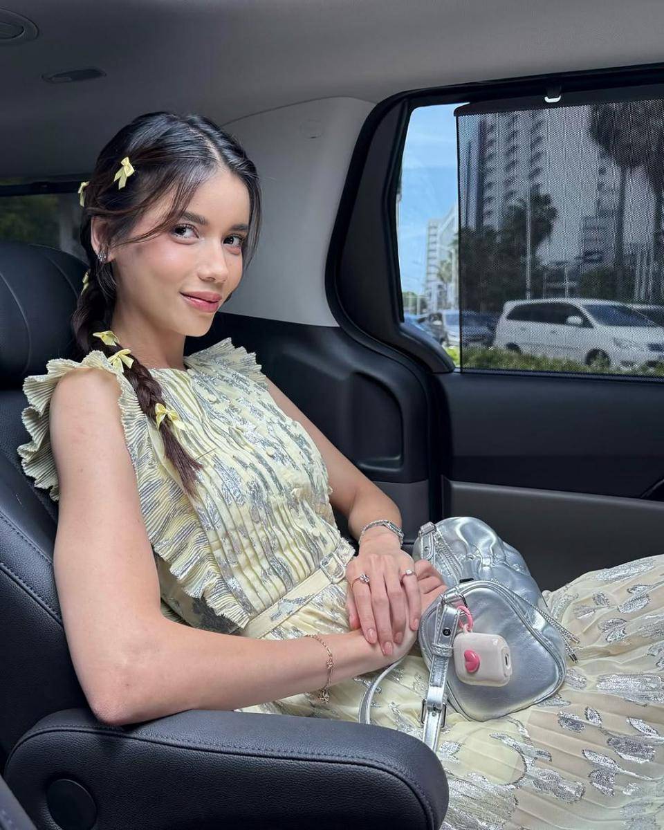 casual teen style ala Sabrina Chairunnisa (instagram.com/sabrinachairunnisa_)