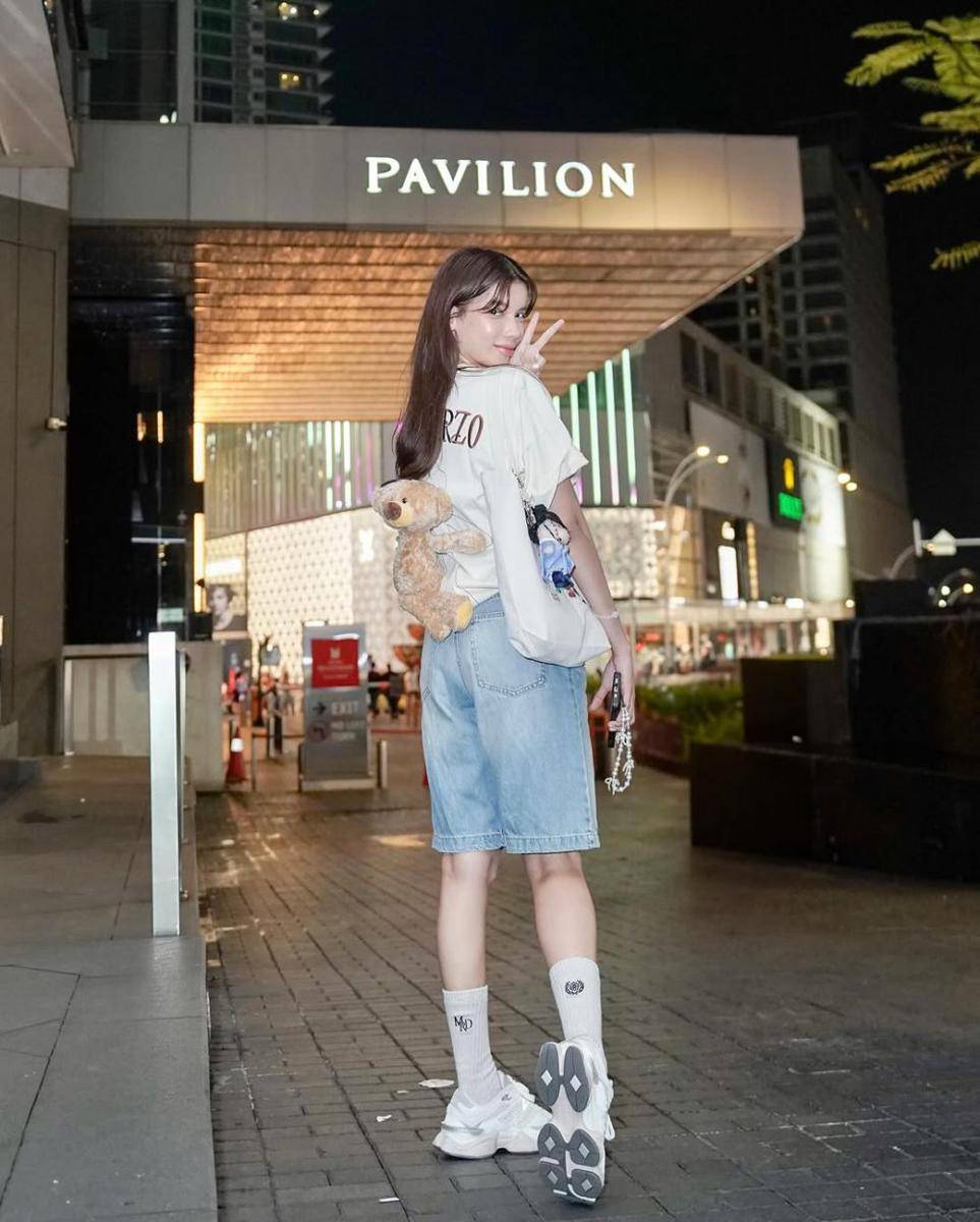 casual teen style ala Sabrina Chairunnisa (instagram.com/sabrinachairunnisa_)