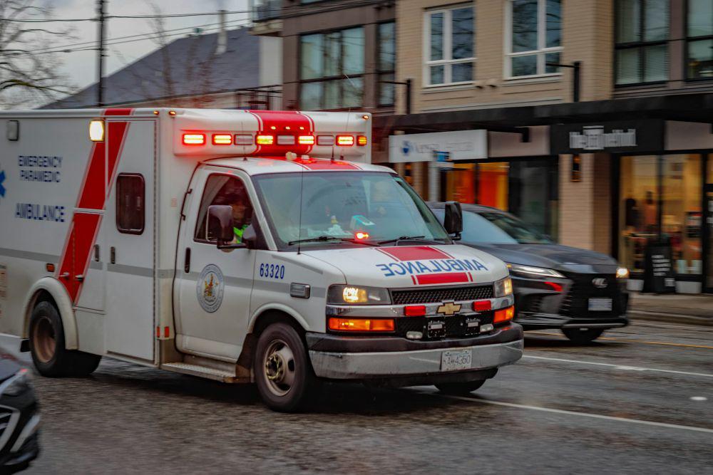 Apakah Sopir Ambulans Memerlukan SIM Khusus? Ini Penjelasannya