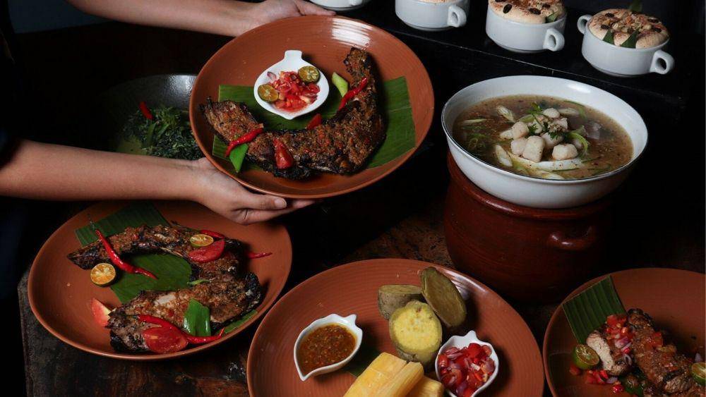 Potret menu khas Manado di ARYADUTA Manado (dok. Aryaduta Hotels)