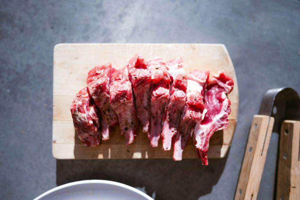 3 Tips Mengolah Daging Beku, biar Gak Hancur saat Dimasak