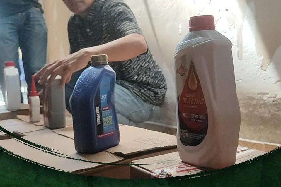 Polda Sulbar Gerebek Gudang Oli Palsu di Polman