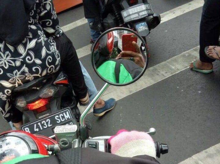 Rahasia Kaca Spion Bening Seketika, Cuma Modal Odol dan Jeruk Nipis!