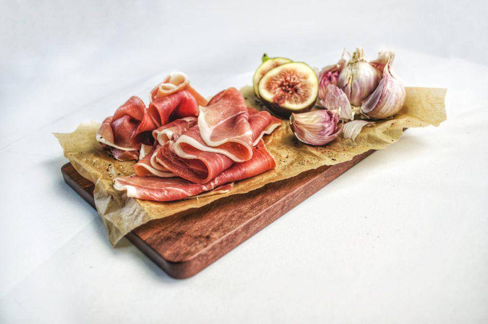 ilustrasi daging ham (pexels.com/Nicolas Postiglioni)