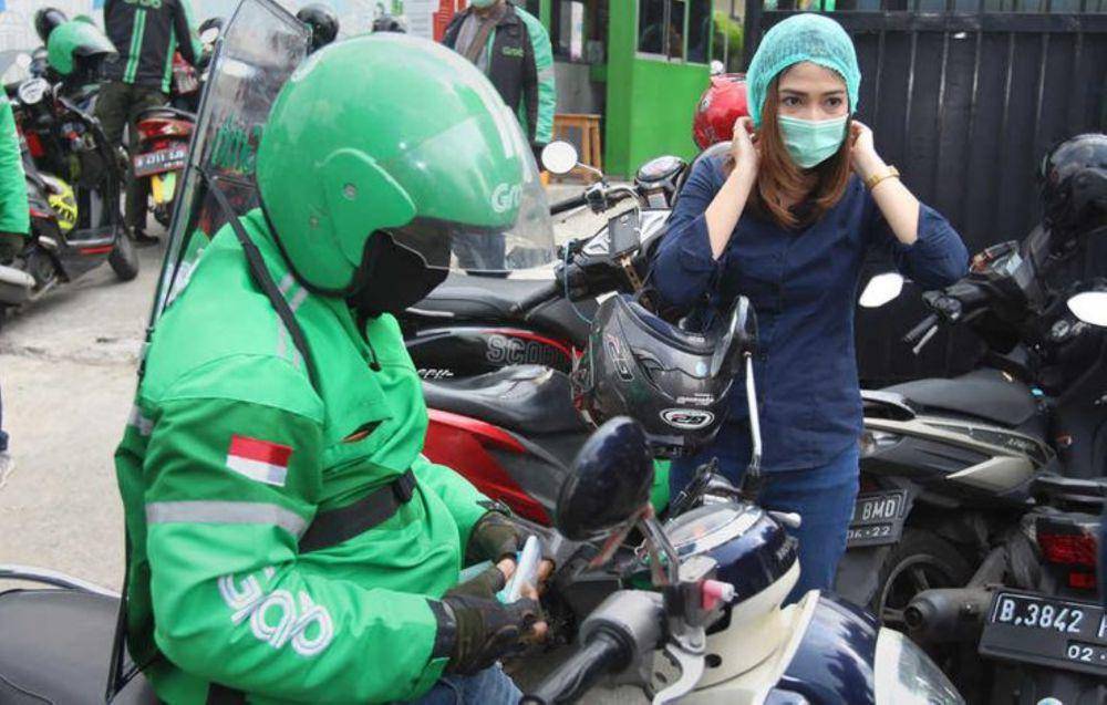 Ilustrasi sarung tangan dan masker buff (pinterest.com/Mime Asia)