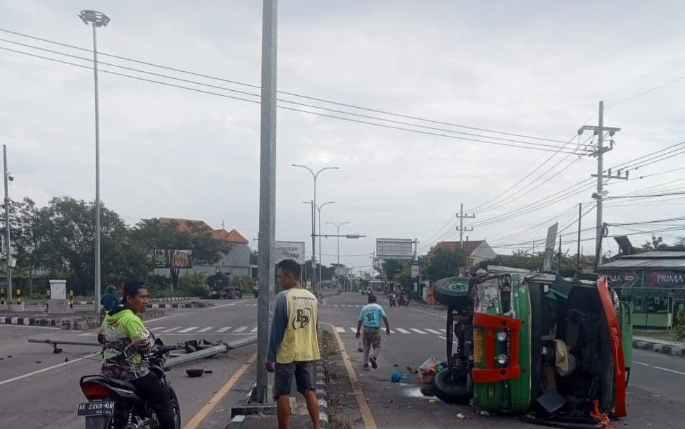 Bus Terguling di Madiun, 1 Penumpang Meninggal
