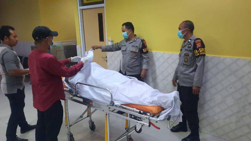 Jenazah mahasiswa asal Timor Leste saat dievakuasi. (dok. Istimewa)