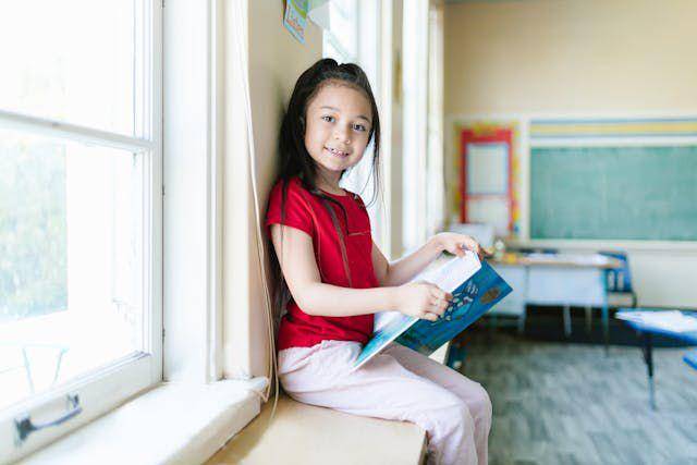 Ilustrasi anak membaca buku (pexels.com/RDNE Stock project)