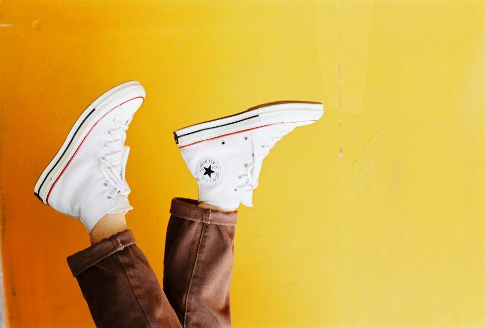 5 Model Sepatu Putih yang Cocok Dipakai ke Segala Acara, Fleksibel!