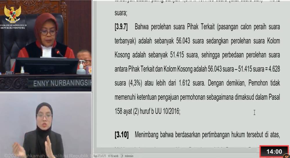 Hakim MK, Enny Nurbaningsih, saat membacakan pertimbangan hukum, Senin (26/5/2025). (youtube/mk ri)