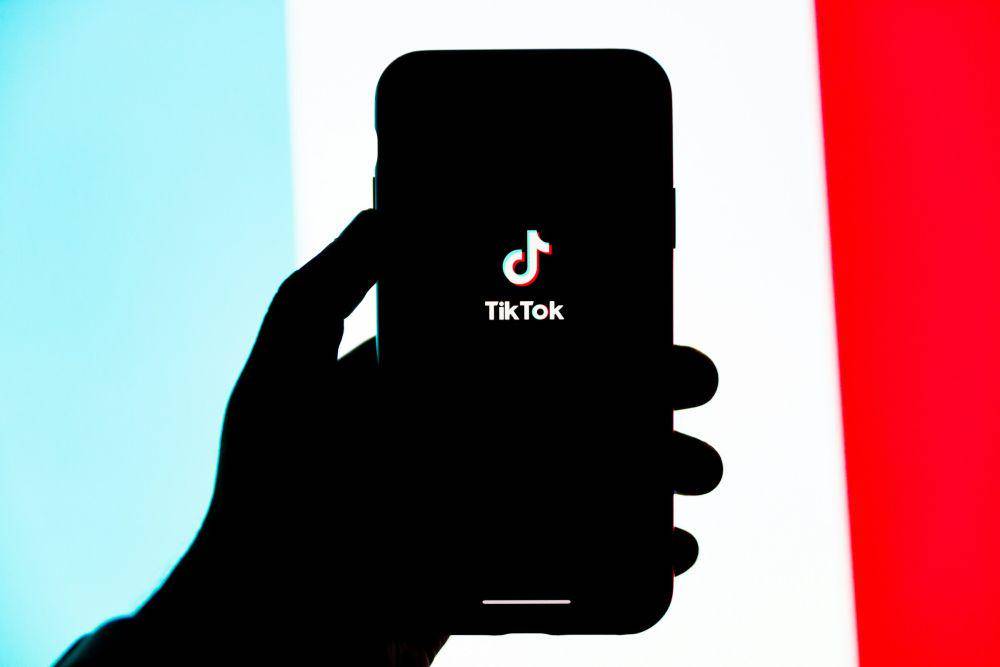 Ilustrasi aplikasi TikTok (unsplash.com/Solen Feyissa)