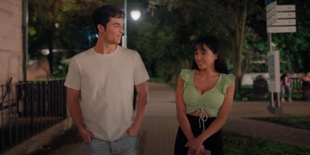 Still cut serial Overcompensating (Youtube/Prime Video)