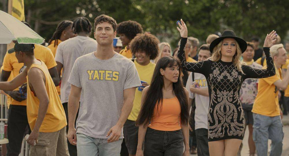 Sinopsis dan Daftar Pemain Serial Overcompensating, Tayang Di Mana?