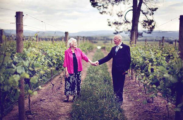 http://cdn.idntimes.com/content-images/post/old/00d3d-Grandparents5_solasblogcom.jpg